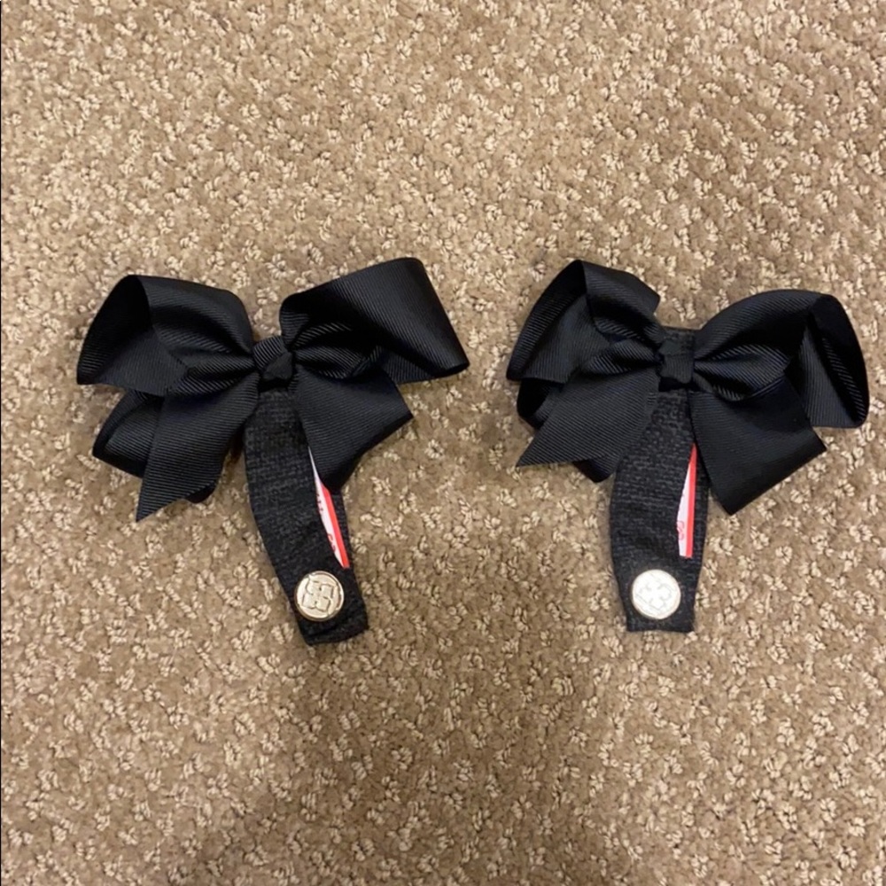 Magnetic boot bows